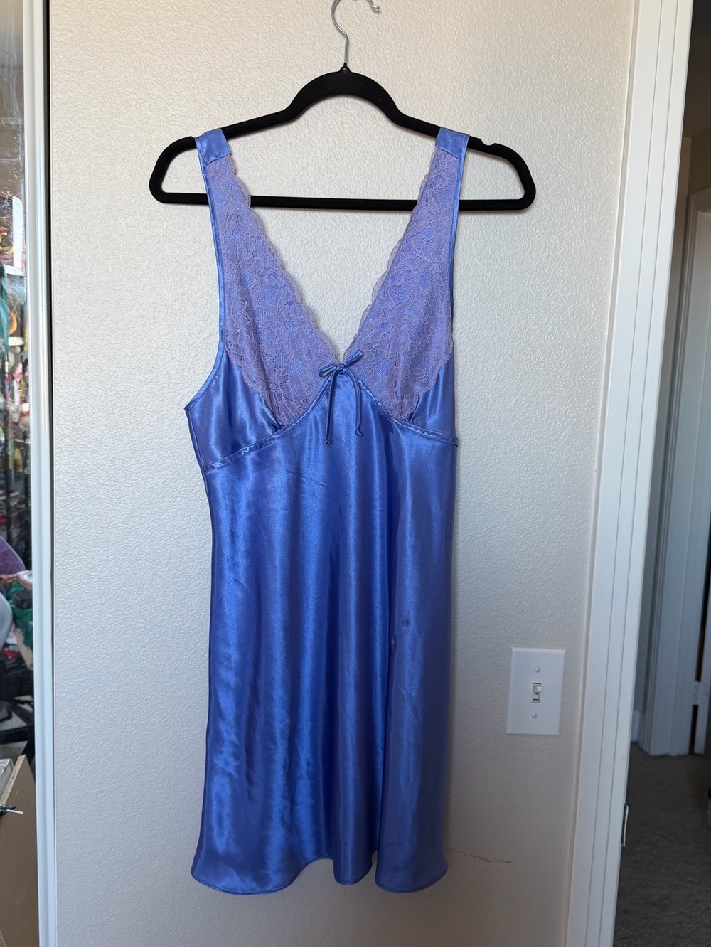 Jones New York Lilac & Lace V-Neck Chemise
